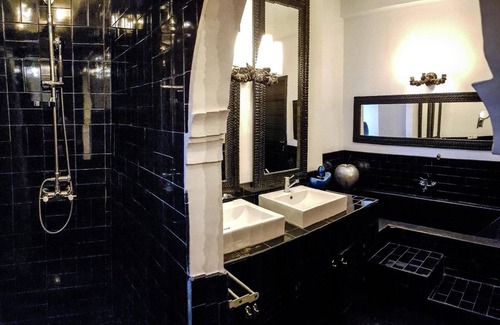 Tassoultante House | Discover Villa Mano: 4-Star Retreat with Pool & Breakfast
