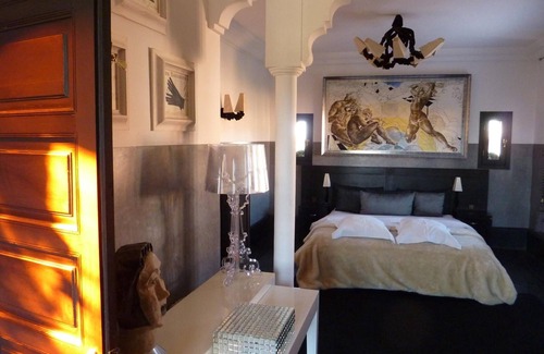 Tassoultante House | Discover Villa Mano: 4-Star Retreat with Pool & Breakfast