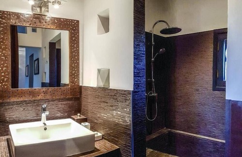 Tassoultante House | Discover Villa Mano: 4-Star Retreat with Pool & Breakfast