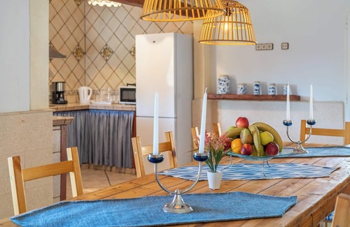 Portopetro House | Villa Manuela: Infinity Pool, Garden & Oceanfront Bliss