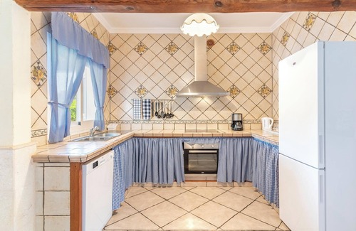 Portopetro House | Villa Manuela: Infinity Pool, Garden & Oceanfront Bliss