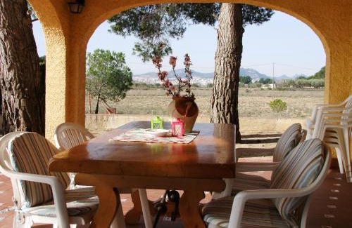 Yecla House | Villa María: Oceanfront Retreat with Pool & Pet-Friendly Stays