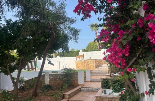 Alcossebre Villa | Elegant Villa Ponce: 4-Star Stay with Pool & Family Fun