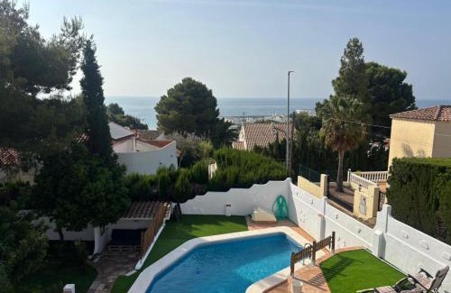 Alcossebre Villa | Elegant Villa Ponce: 4-Star Stay with Pool & Family Fun