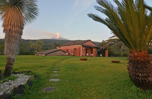 Piedimonte Etneo Villa | Villa Marabbecca: 4-Star Haven with Pool & Breakfast
