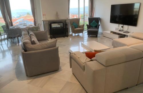 La Zubia Villa | Pet-Friendly Villa Mare Near Sierra Nevada with Pool Access