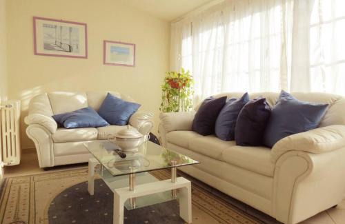 Forte dei Marmi Villa | Villa Mare: Family-Friendly Retreat with Pet Amenities
