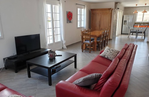 Mirabel House | Villa Marguerite: Private Pool & Ocean Views Await