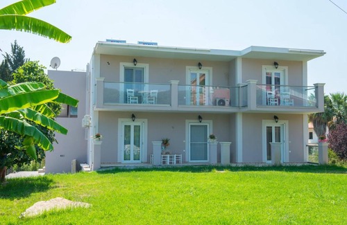 Termenades Villa | Villa Maria: Oceanfront Retreat with Pool & 9.5/10 Rating