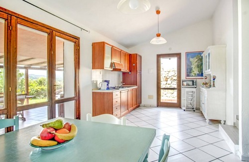 Capo d'Orso Apartment | Villa Maria: Convenient Parking & Cozy Three-Room Retreat