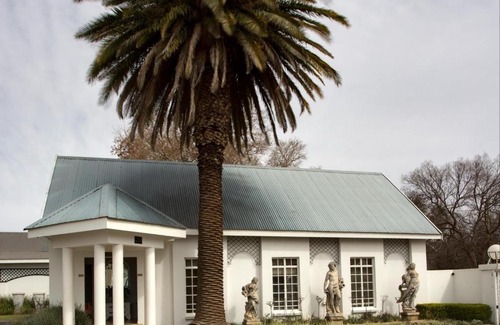 Klerksdorp House | Budget-Friendly Villa Maria Guest Lodge for Families