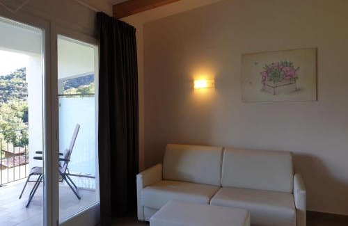 Voiandes Apartment | Villa Maria: Pet-Friendly Oceanfront Retreat with Great Reviews