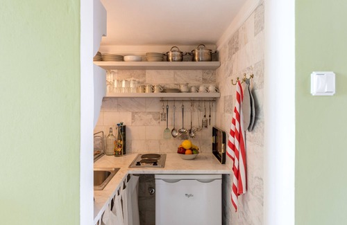 Ermoupoli Apartment | Villa Maria-Syros: Oceanfront Bliss with Pool & Spa