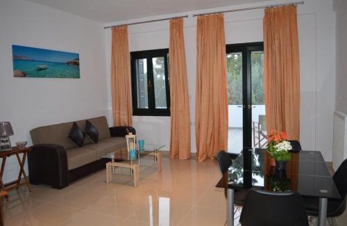 Petra House | Comfortable Villa Marianthi: Rated 9/10 & Family-Friendly