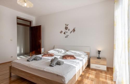 Rogocana House | Villa Marić, a charming villa with a beautiful poolside