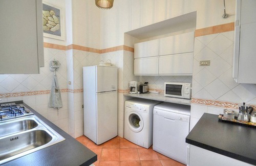 Positano House | Villa Marica: Bright Apartment in Central Positano with Wi-Fi