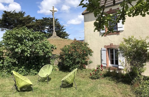 Barneville-Carteret House | Villa Marie Thérèse: Family Retreat with Spa & Breakfast