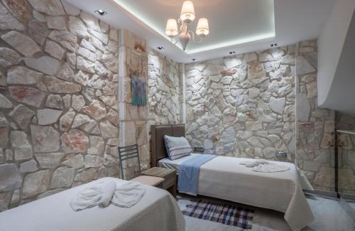 Haniotis Villa | Villa Marietta: Oceanfront Retreat with Top-Notch Amenities