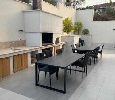 Slatine Hotel | Villa Marija: Oceanfront Retreat with Breakfast & Fireplace