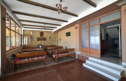 Star Dojran House | Villa Marija - Izgrev: Family-Friendly Stay with Pool