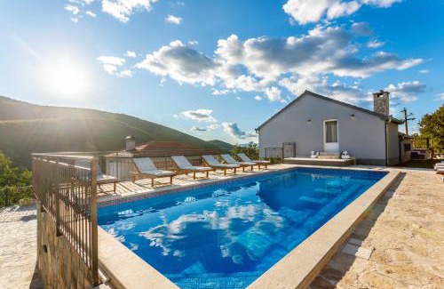 Trilj Villa | Villa Marija: Oceanfront Retreat with Heated Pool & Hot Tub