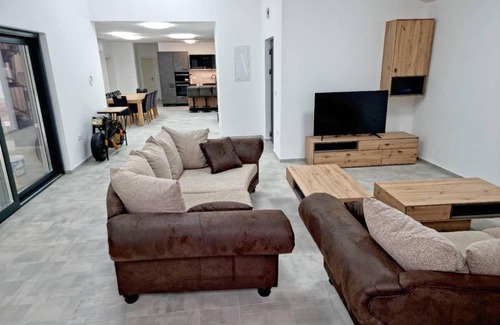 Divsici Villa | Relax at Villa Marijana Matelići - 4-Star Family Retreat