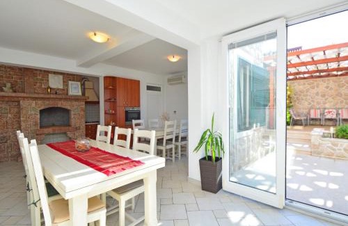 Susica Villa | Relaxing Villa Marina with Oceanfront Views and Pool