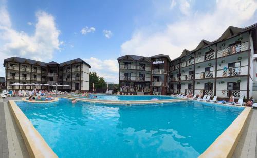 Solotvyno Hotel | Villa MARINA: Oceanfront Bliss with Pool & Dining Options