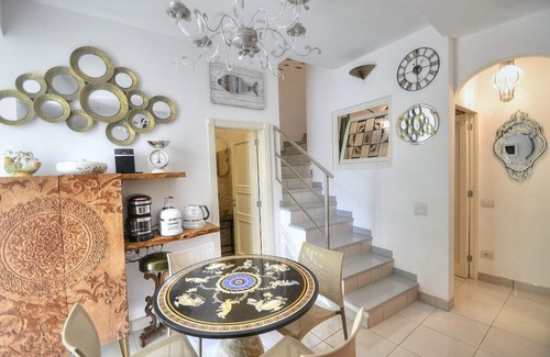 Capri Villa | Villa Marinella: Romantic Villa Near Capri with Free Wi-Fi