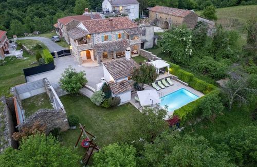 Pazin House | Unforgettable Stay at Villa Mario with Ocean Views & Spa