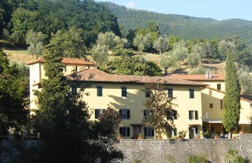 Croce a Uzzo Villa | Villa Mario: Poolside Retreat in Scenic Tuscan Countryside