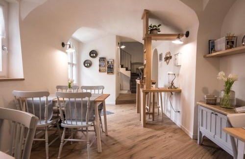 San Pellegrino Terme Bed & Breakfast | Villa Mariolino: Guest Rated 9.9/10 for Unforgettable Stays