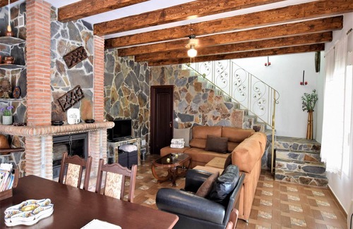 Arenas House | Unwind at Belvilla by OYO Villa Mariposa with Ocean Views