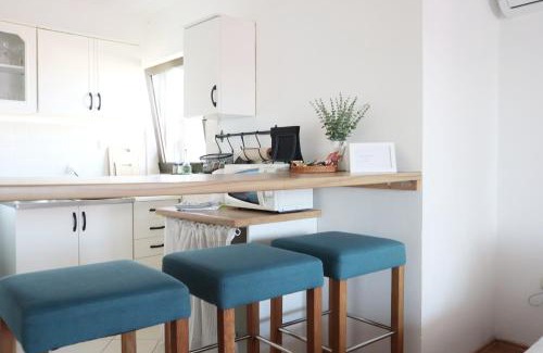Iz Apartment | Discover Villa Maris: Oceanfront Retreat, Guest Rated 9/10