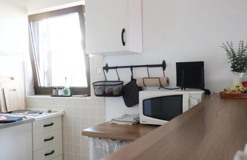 Iz Apartment | Discover Villa Maris: Oceanfront Retreat, Guest Rated 9/10