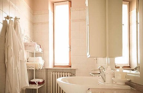 Pavia Bed & Breakfast | Discover Villa Marisa: Cozy B&B with Spa and Breakfast