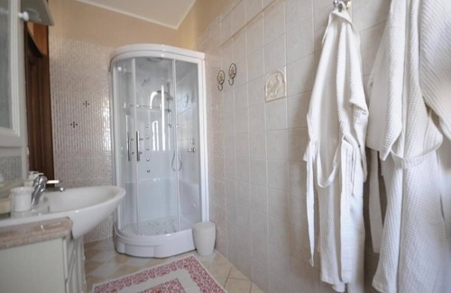 Pavia Bed & Breakfast | Discover Villa Marisa: Cozy B&B with Spa and Breakfast