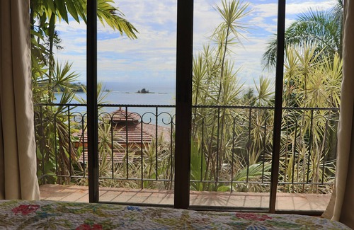 Dominicalito Villa | Villa MarLeta: Ocean View with Infinity Pool & Family Fun