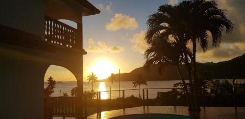 Huahine Villa | Elegant Villa Maroe: Oceanfront Retreat with Pool