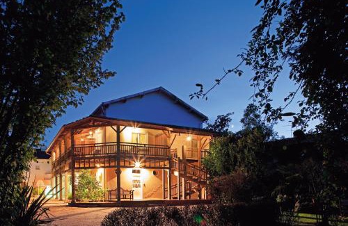 Villeneuve-de-Marsan Hotel | Discover Villa MARSAN: Oceanfront Retreat with Pool