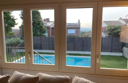 Montilivi House | Casa Veuràs Girona - Montilivi: Pet-Friendly & Family-Oriented