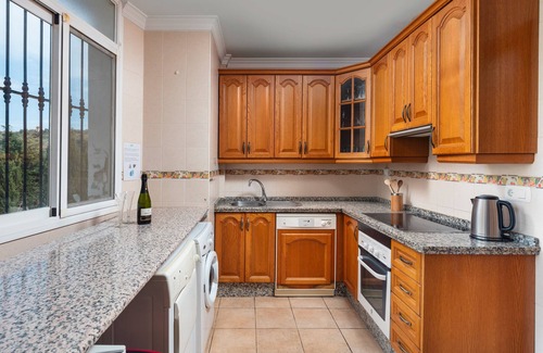 Canillas de Aceituno Villa | Villa 'Marylou' with Mountain View, Wi-Fi and Air Conditioning