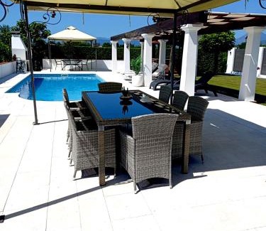 Trn Villa | Villa Maslina: 4-Star Oceanfront Retreat with Pool