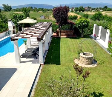 Trn Villa | Villa Maslina: 4-Star Oceanfront Retreat with Pool