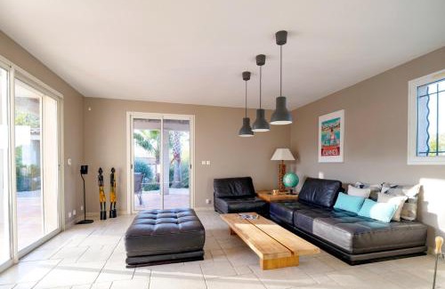 Neoules Villa | Villa Mathea by Villa Plus