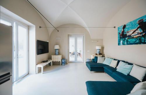 Capri Villa | Discover Villa Matilde: Oceanfront Getaway with Pet-Friendly Perks