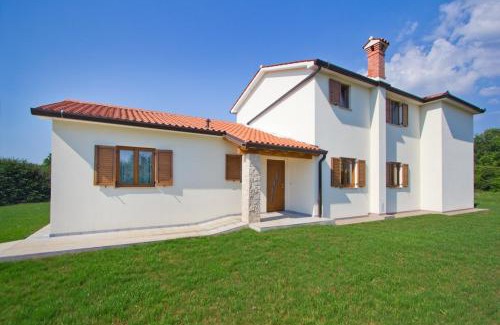 Nedescina House | Inviting Villa Mattina: 4-Star Stay with Pool & Family Fun