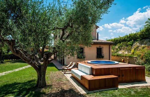 Stacciola House | Villa Mauro: Guest Rated 9.8 with Hot Tub & Pet Friendly