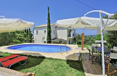 Sfakera Villa | Family-Friendly Villa Mavrikia with Pool Access