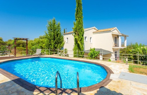 Sfakera Villa | Family-Friendly Villa Mavrikia with Pool Access